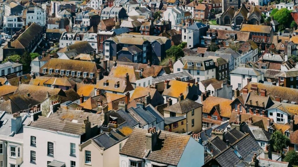 Practical, street-smart guide for UK creators to find, pitch and partner with Japanese brands on Chingari for giveaway campaigns outreach scripts, localisation tips and campaign dos/donts.