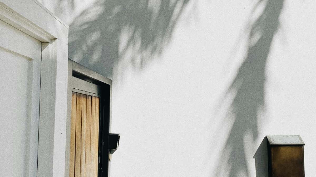 Reach Lithuanian Brands on Roposo — UK Creators&rsquo; Guide