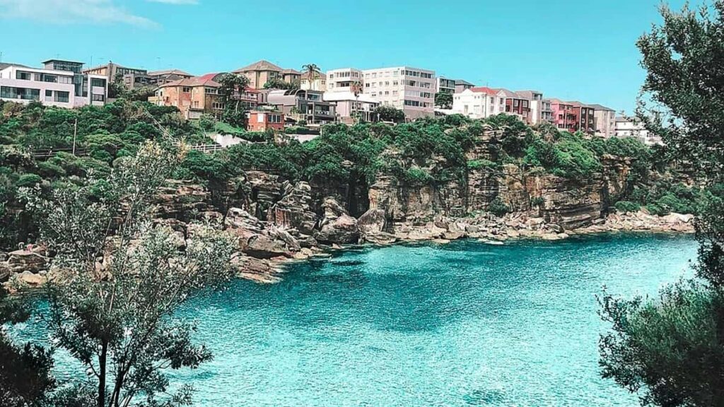 Practical step-by-step guide for UK creators to find and pitch Bolivian brands on Spotify for fitness partnerships, using playlist promotion, outreach tactics and local insight.