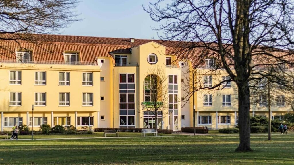 Practical tactics for UK creators to contact Montenegro brands on Takatak and secure spots in exclusive beta launches.