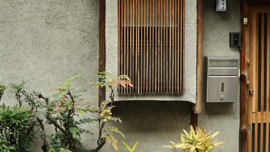 Practical guide for UK creators to pitch Egyptian brands via Hulu campaigns and run giveaways that actually convert. Covers outreach tactics, legal checks, and creative formats.