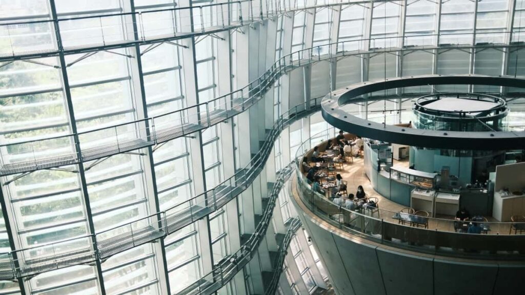 Practical guide for UK creators to connect with Iraqi brands on LinkedIn and present product benefits clearly, with tactics, messaging templates and outreach workflow.