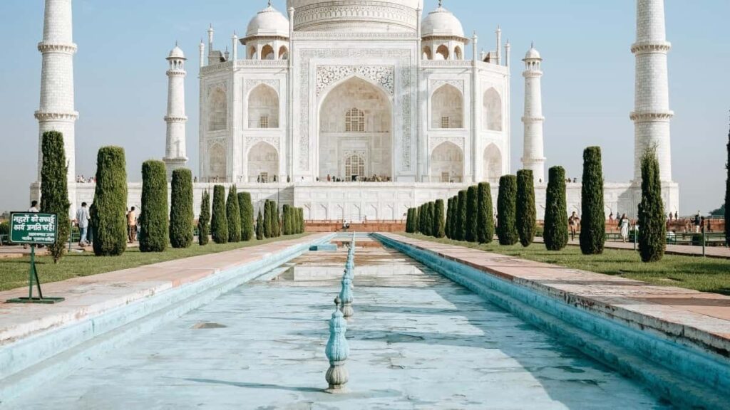 Practical, street-smart playbook for UK creators who want Montenegro brands on YouTube outreach, ad options like Vici's YouTube+, creative hooks and measurable reporting.