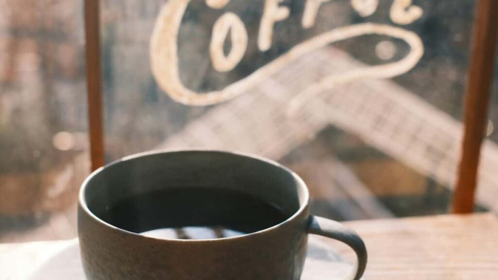 Practical playbook for UK creators to contact Slovakia brands on Clubhouse and win paid sponsorships outreach scripts, room strategies and pitch templates.