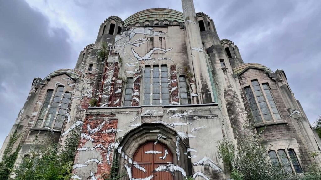 Practical, street-smart guide for UK creators on pitching brands via TikTok to showcase local hidden gems. Tactics, outreach scripts, trend playbook and legal/ethical notes.