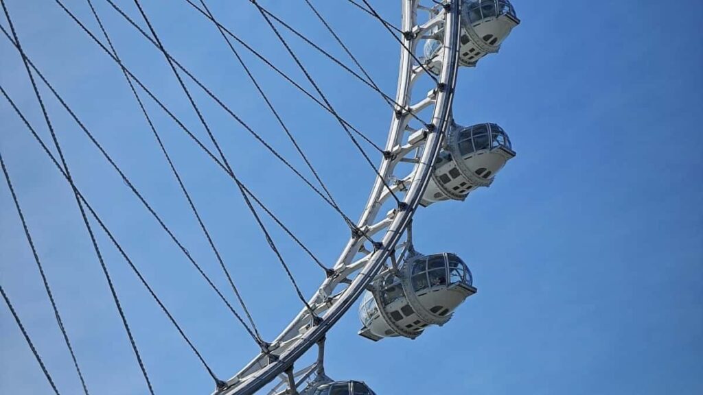 Practical playbook for UK-based creators to use WhatsApp to contact Uzbekistan fitness brands, with outreach scripts, local context, and platform tactics.