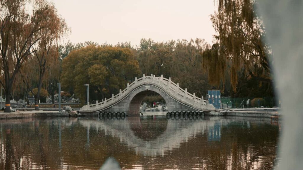 Practical guide for UK creators to find and pitch Uzbekistan brands via Apple Music for short-form branded videos outreach steps, local context and safety notes.