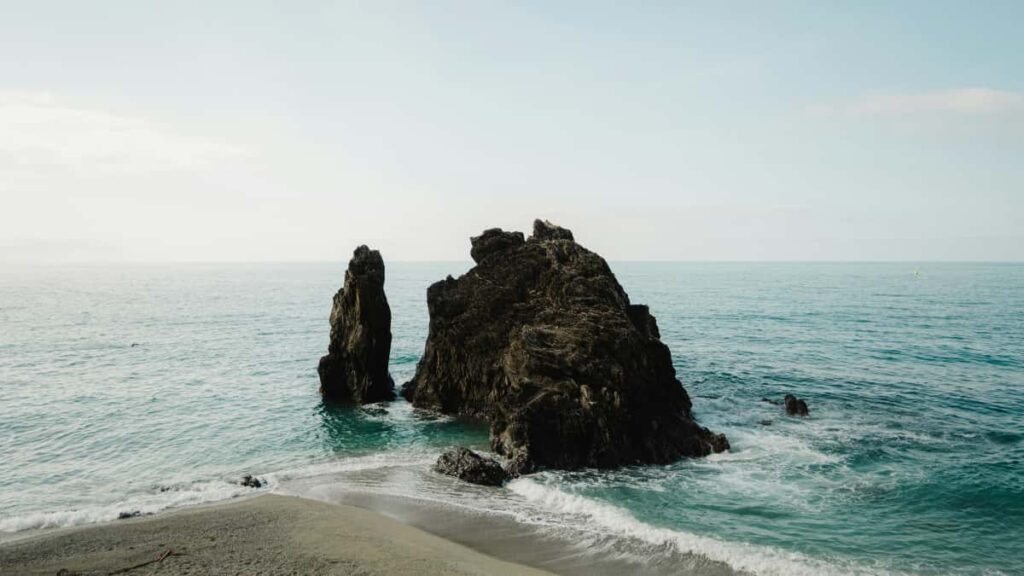 Practical, street-smart guide for UK creators on pitching Ecuadorian brands on Twitter to score UGC gigs outreach scripts, timing, localisation and platform tactics.