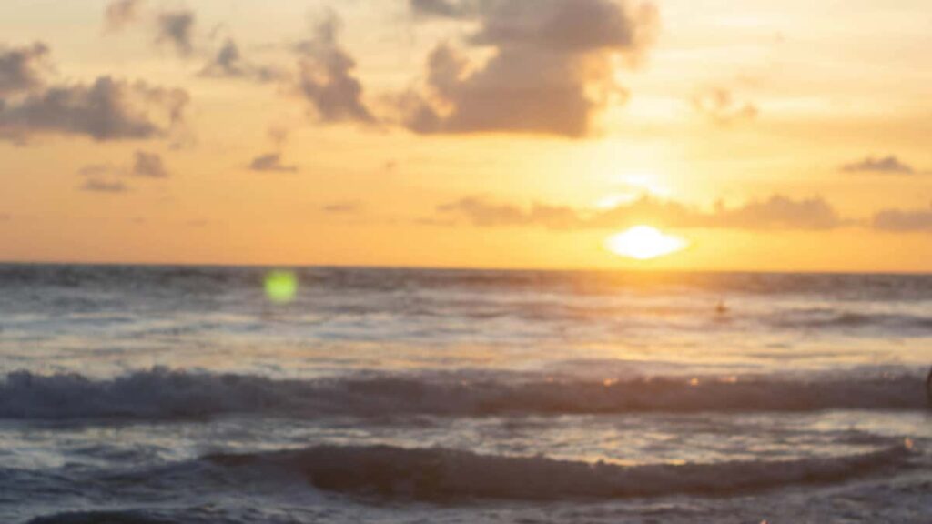 Practical guide for UK creators on pitching Spanish brands via Instagram: localisation, outreach scripts, legal notes and trend tactics to score product reviews.