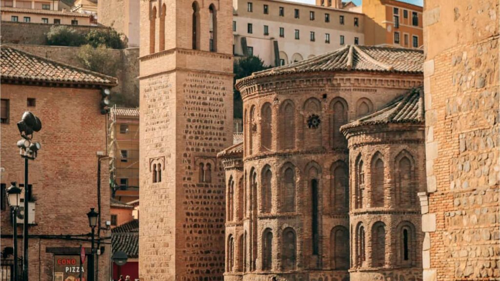 Practical, street-smart guide for UK creators who want US brands to review new game features on YouTube outreach templates, platform tactics and working examples.