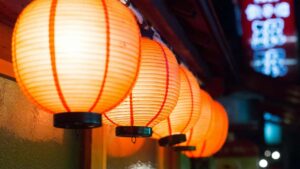 Practical, UK-focused guide to pitching Bahrain brands on Pinterest for wardrobe-haul videos. Covers outreach, localisation, paid options and platform tips.